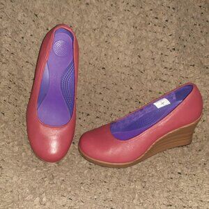 CROCS A-Leigh-Red Leather Wedge-Round Toe-Sz 8-Near Mint
